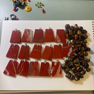 Agate pendant & tiger’s eye bead jewelry lot